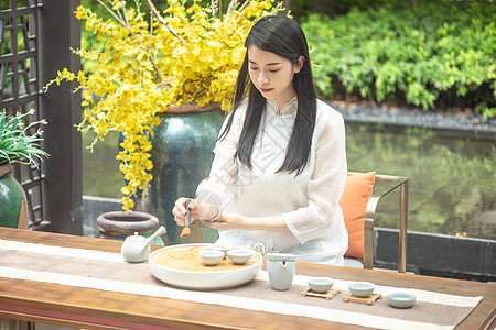 茶香四溢：绿色家园，喝茶养生之道